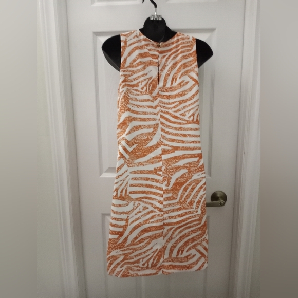 🕊H&M lightweight Dress🕊 - Picture 2 of 4